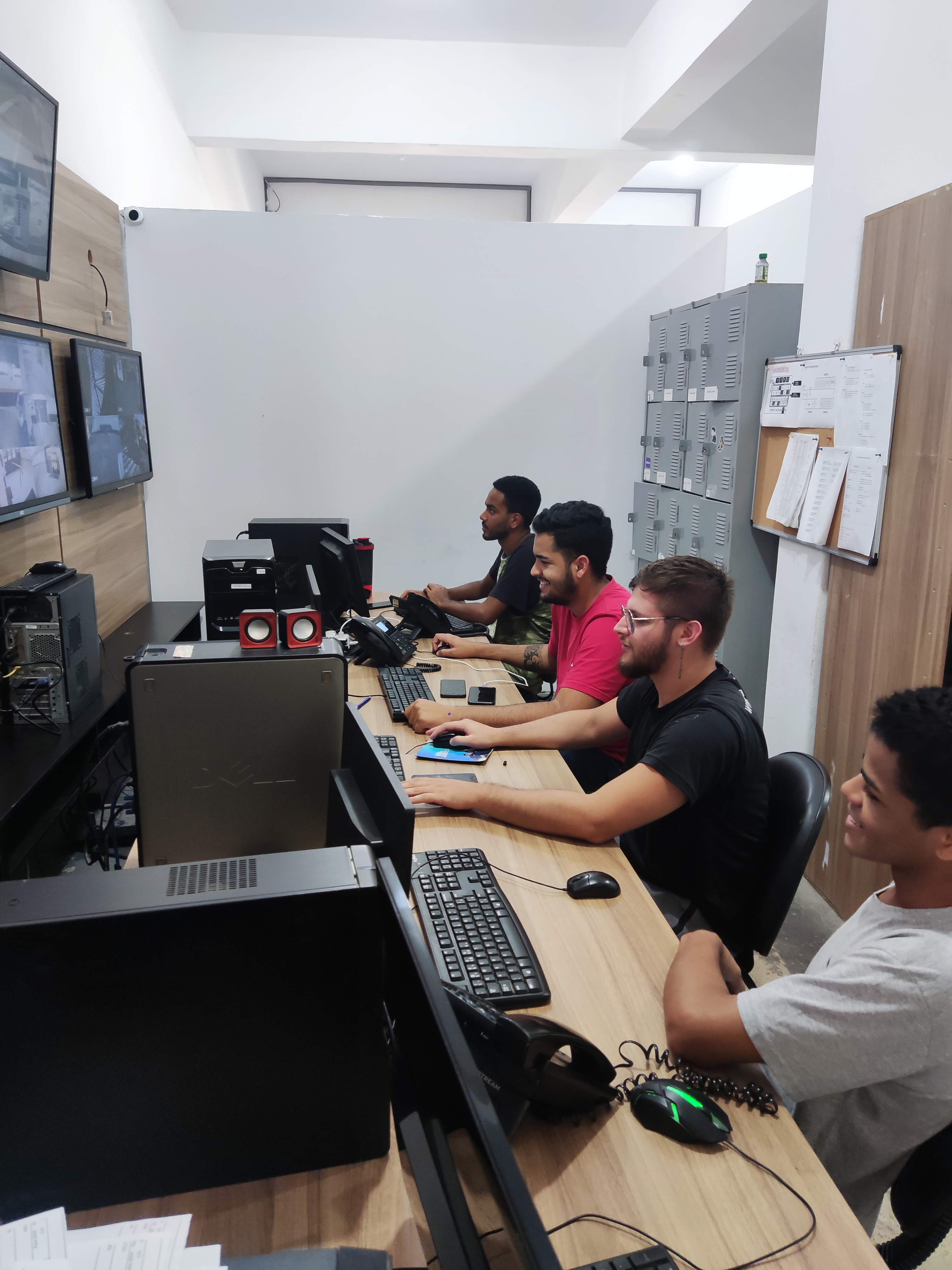 Monitoramento de câmeras Facyl